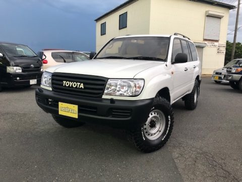 ランクル１００　オージースタイル　ソリッドホワイト　TOYOTAロゴグリル　